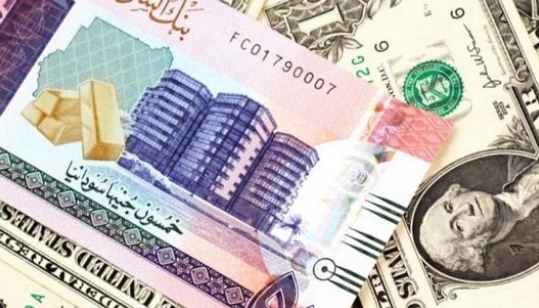 أوراق نقدية من الجنيه السوداني والدولار