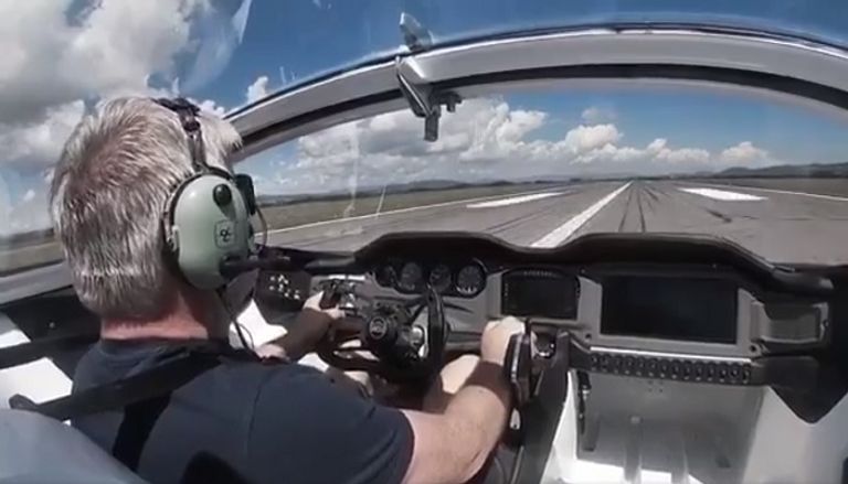 السيارة الطائرة "AirCar"