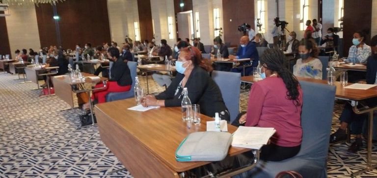 جانب من اجتماع مجلس الانتخابات مع منظمات المجتمع المدني