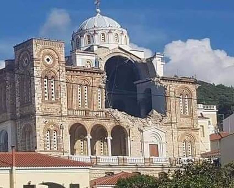 جانب من آثار الزلزال الأول