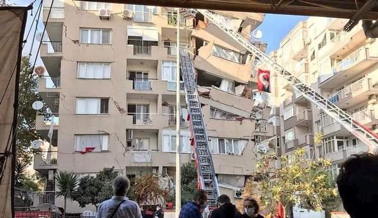 جانب من آثار الزلزال الأول