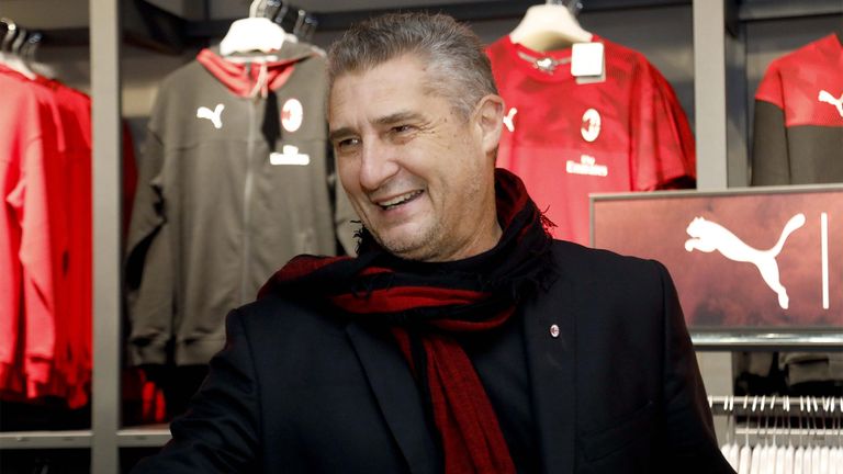 ماسارو نجم ميلان ومنتخب إيطاليا السابق جاريث بيل لاعب ريال مدريد المعار إلى توتنهام