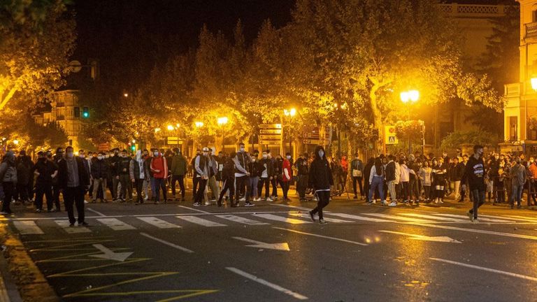 مظاهرات تندد بإجراءات الإغلاق في إيطاليا