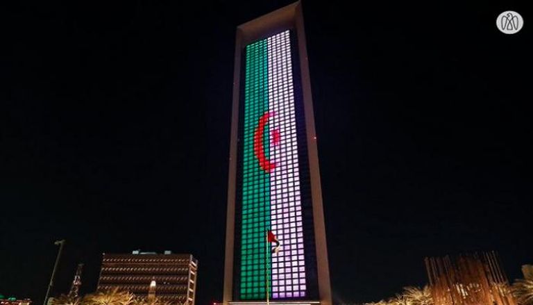 برج أدنوك في أبوظبي يتزين بألوان العلم الجزائري