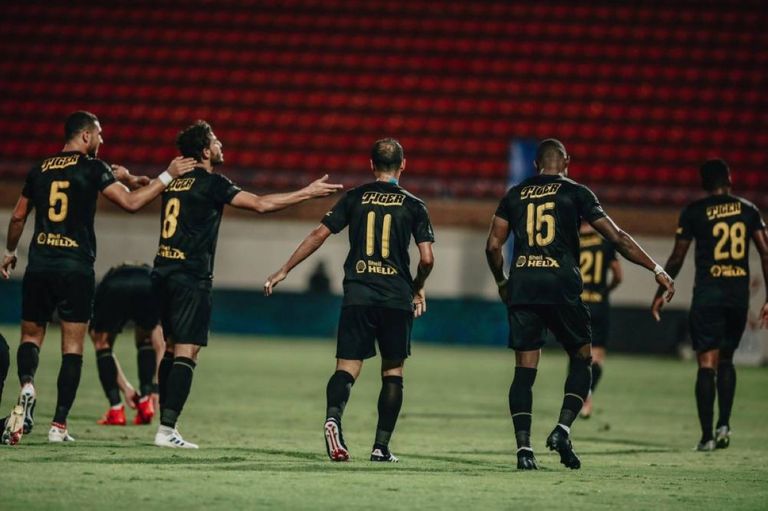 زي النادي الأهلي البديل الجديد باللون الأسود الأهلي بطل الدوري المصري