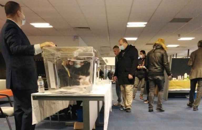 مشاركة الجزائريين في استفتاء تعديل الدستور مظاهرة رافضة لاستفتاء الدستور بمدينة خراطة الأمازيغية شرق الجزائر