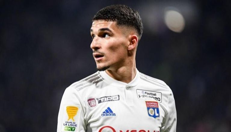 الجزائري حسام عوار، لاعب ليون الفرنسي