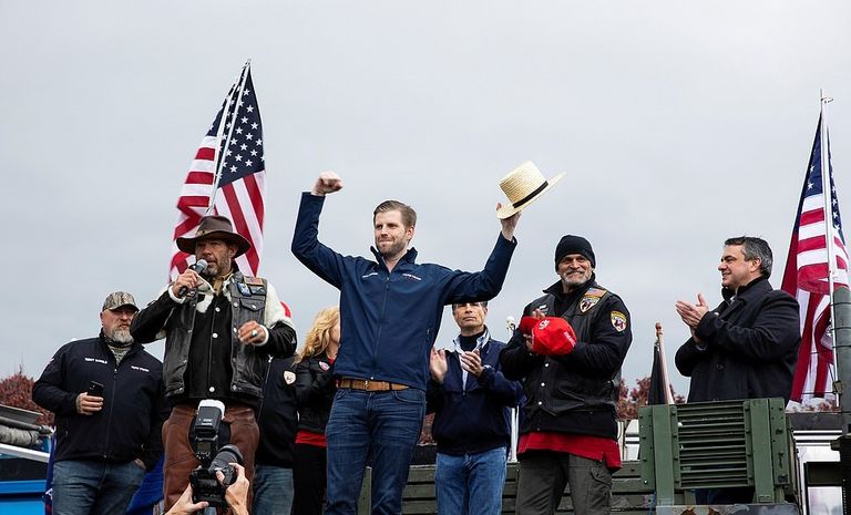 إريك ترامب خلال المسيرة في بنسلفانيا