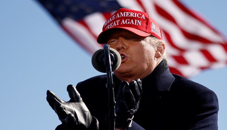 الرئيس الأمريكي دونالد ترامب يتحدث لأنصاره خلال إحدى جولاته الانتخابية الرئيس الأمريكي دونالد ترامب