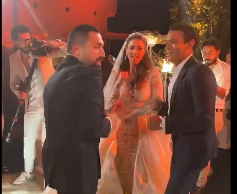 آسر ياسين ودرة وهاني سعد يرقصون على 