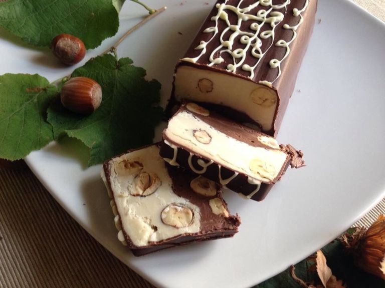 نوجا الموتى "تورونى دي موتي" Torrone dei morti المصنوعة من الشيكولاتة والبندق حلوى الموتى.. عادات إيطالية تقليدية لإحياء ذكرى المتوفين