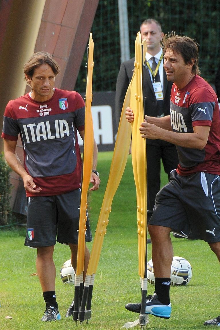 أنطونيو كونتي وشقيقه فريق ريال مدريد