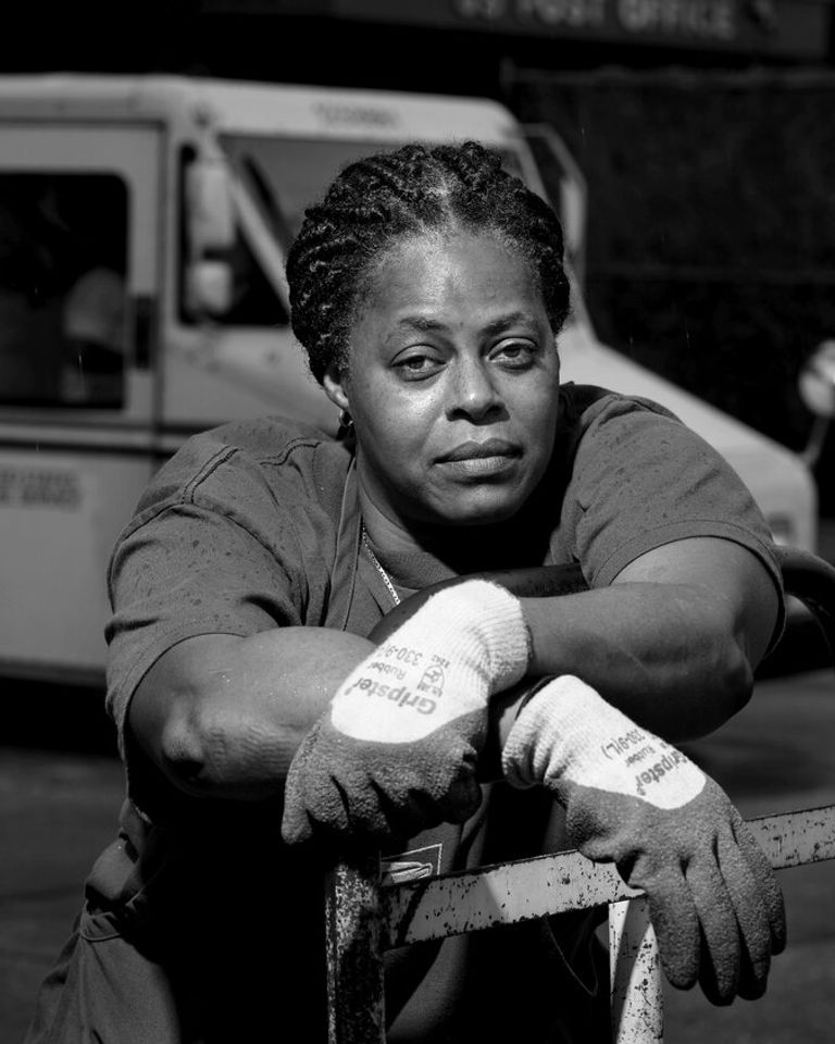 موظفو بريد أمريكيون