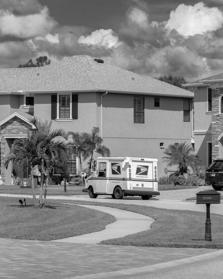 موظفو بريد أمريكيون