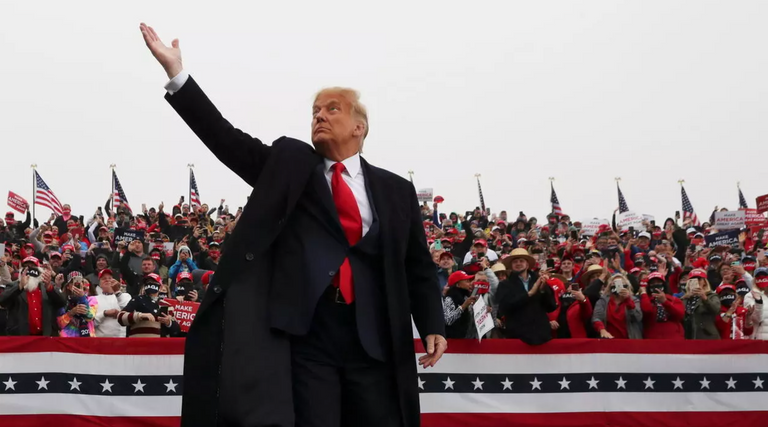 بايدن وترامب.. سلالم الشهرة