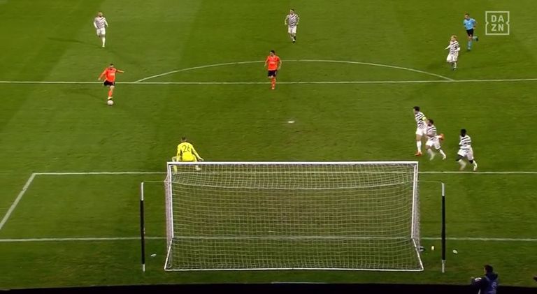 صورة توضح سوء تمركز لاعبي يونايتد أولي جونار سولسكاير