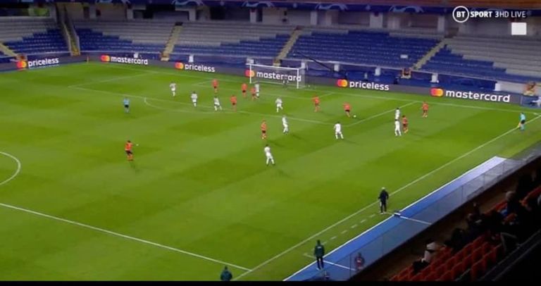 صورة توضح سوء تمركز لاعبي يونايتد أولي جونار سولسكاير