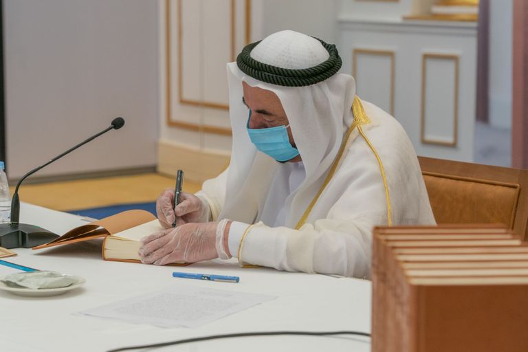 سلطان القاسمي يطلق