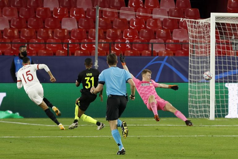 احتفال يوسف النصيري