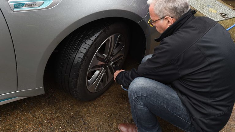 الإطارات المستعملة- أرشيفية