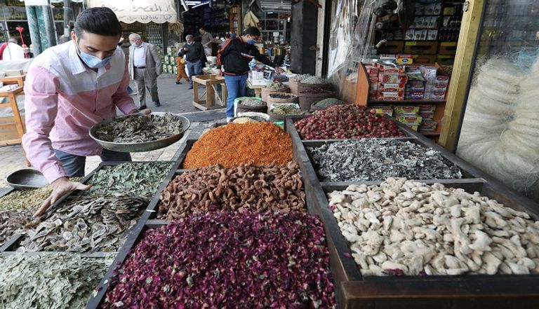 خوفاً من كورونا.. أردنيون يلجأون للأعشاب لتعزيز المناعة - صورة 4