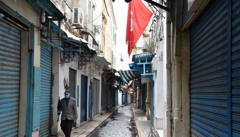 كورونا يجبر متاجر تونس على الإغلاق