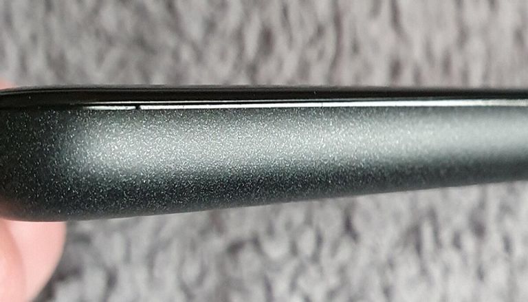 مخاوف تنتشر بين حاملي هواتف بيكسل 5 الفجوة بين شاشة بيكسل 5 وهيكل الهاتف