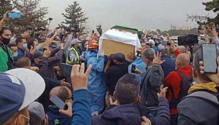 جنازة المناضل الجزائري الراحل لخضر بورقعة