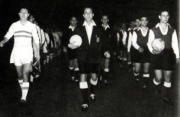 لاعبو نادي بودابست موسم 1955 بيب جوارديولا