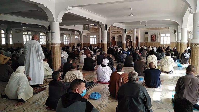 عودة صلاة الجمعة لمساجد الجزائر أول صلاة جمعة بمسجد الجزائر الأعظم