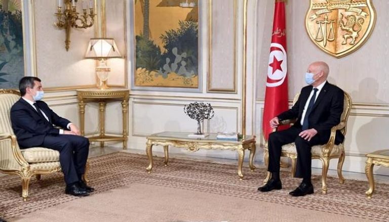 جانب من لقاء الرئيس التونسي مع وزير الداخلية الفرنسي