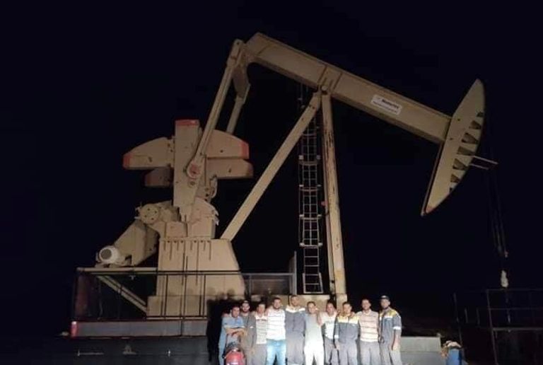 منصة نفط في منطقة الكامور التونسية