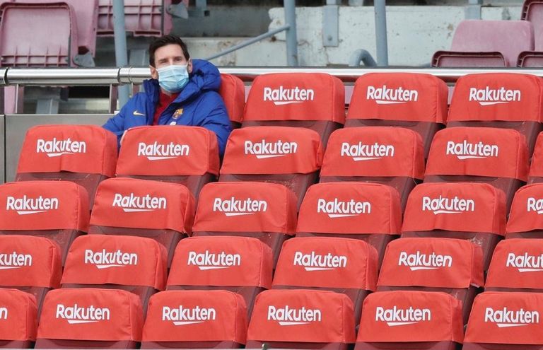 ليونيل ميسي عيسى ماندي لاعب ريال بيتيس