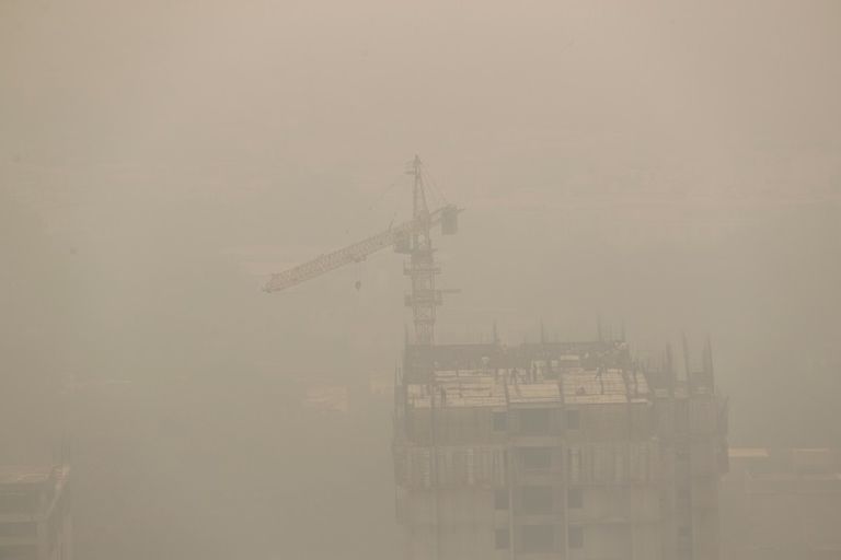 أجواء نيودلهي غارقة في سحابات التلوث