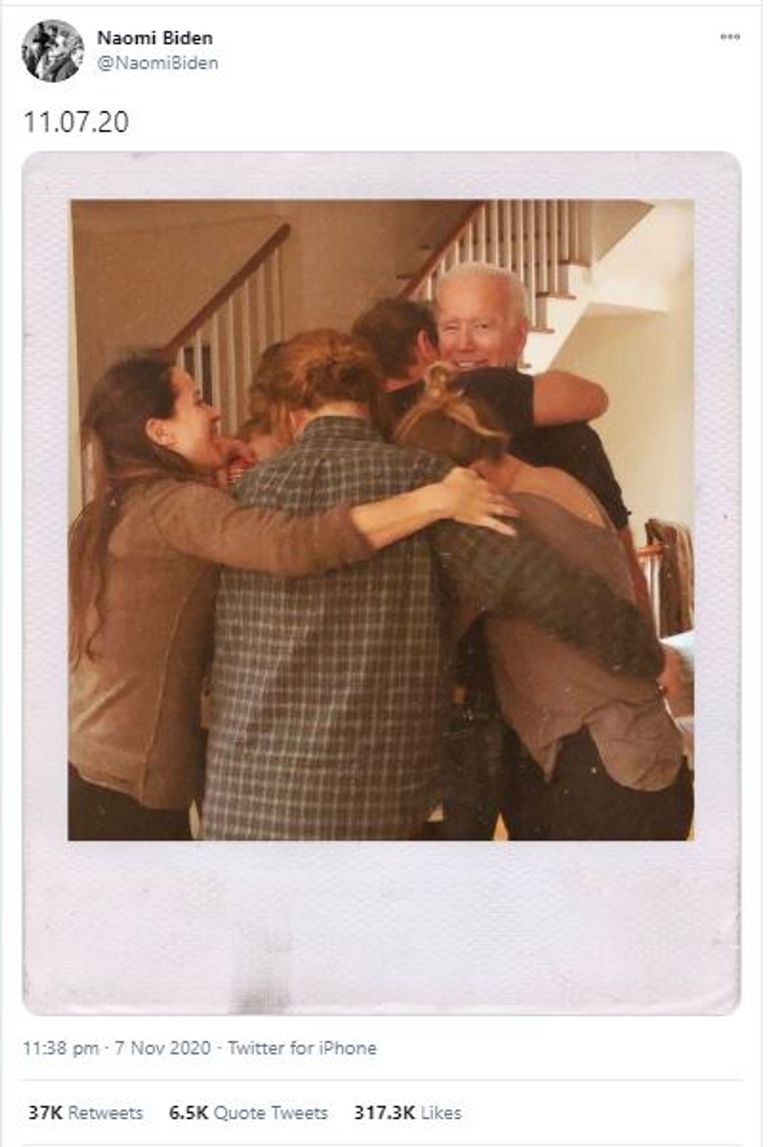 بايدن وسط أسرته بعد إعلان فوزه بانتخابات 2020