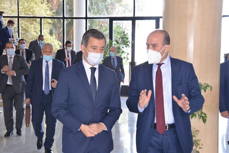 جانب من لقاء وزيرا داخلية الجزائر وفرنسا جانب من لقاء وزيرا داخلية الجزائر وفرنسا