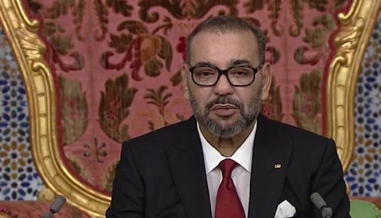 العاهل المغربي الملك محمد السادس خلال إلقاء الخطاب