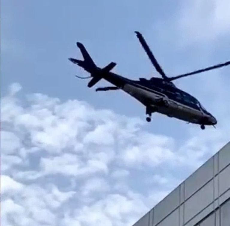 المروحية بعد سقوطها على سطح المستشفى