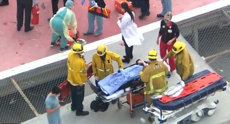 المروحية بعد سقوطها على سطح المستشفى