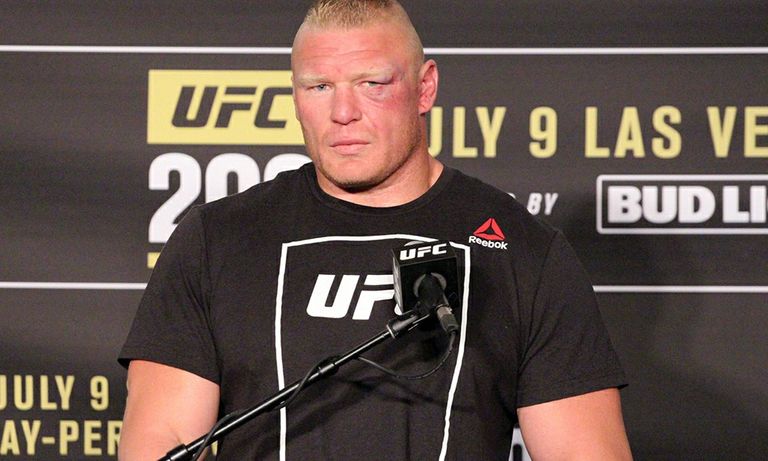 بروك ليسنر المصارع الحالي ولاعب الفنون القتالية السابق