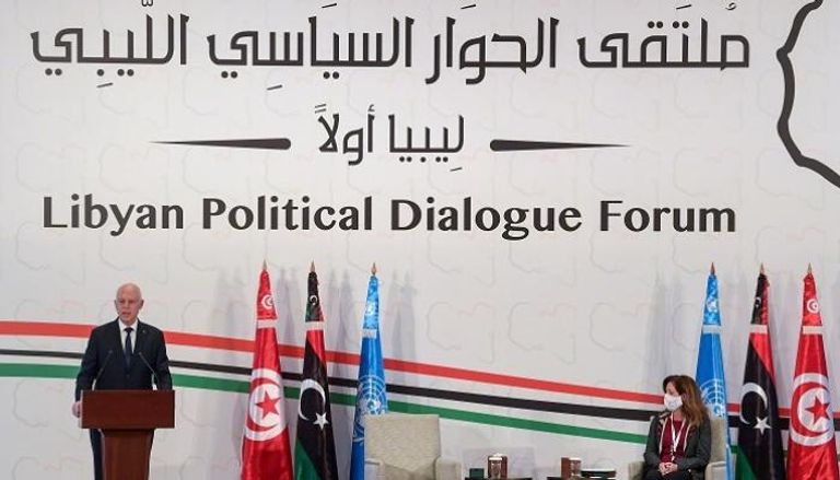 الرئيس التونسي والممثلة الأممية في ليبيا بالإنابة خلال الملتقى