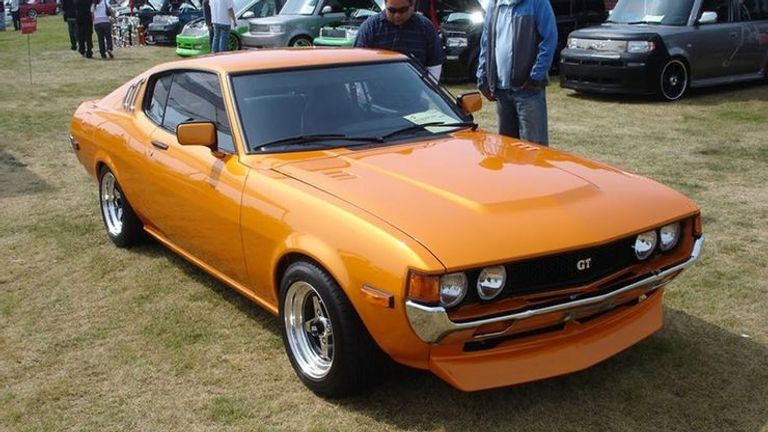 طراز Celica Liftback  طراز هامر H1