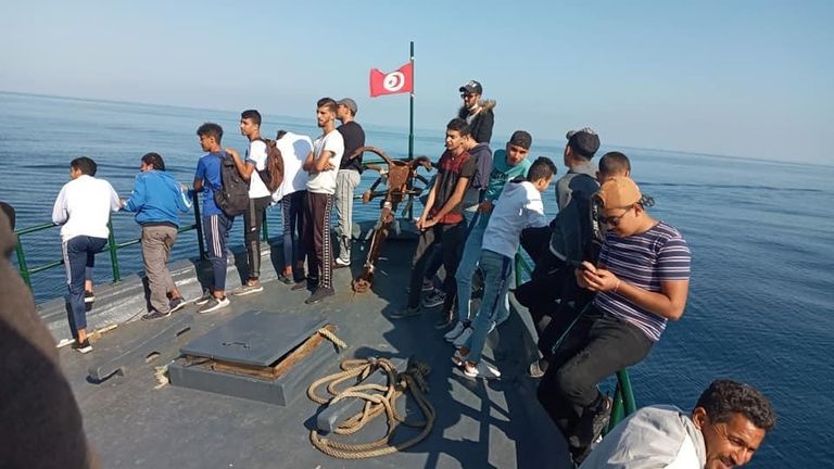 جماهير نادي هلال الشابة التونسي