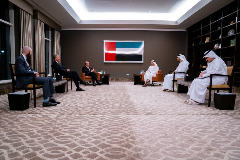 جانب من لقاء الشيخ عبدالله بن زايد آل نهيان وإليوت أبرامز 
