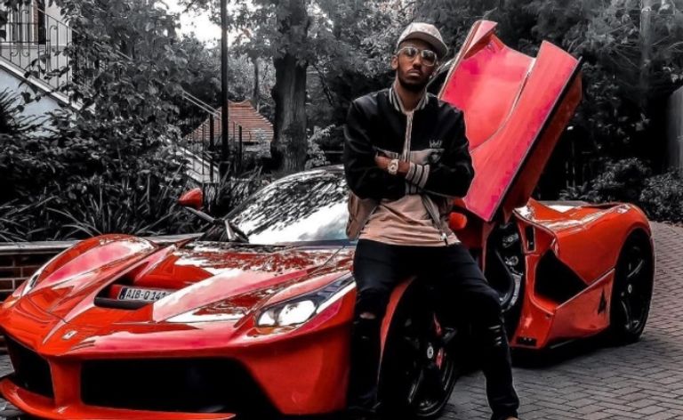 سيارة أوباميانج رونالدو مع هدية جورجينا