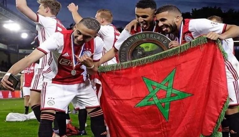 حكيم زياش ونصير مزراوي بقميص أياكس