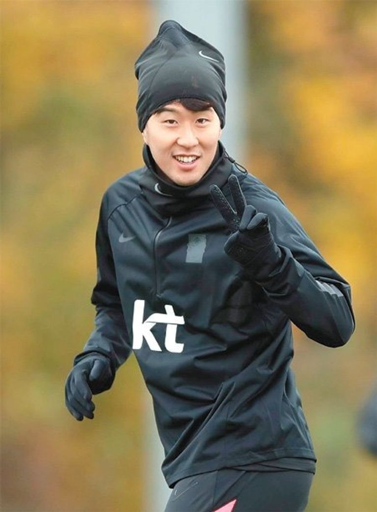 هيونج مين سون نجم توتنهام في معسكر كوريا الجنوبية محمد صلاح نجم ليفربول