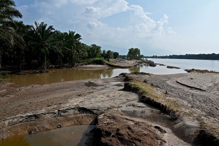 بعض آثار العاصفة إيوتا في هندوراس