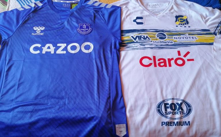 إيفرتون ونظيره التشيلي يوفنتوس ونوتس كاونتي