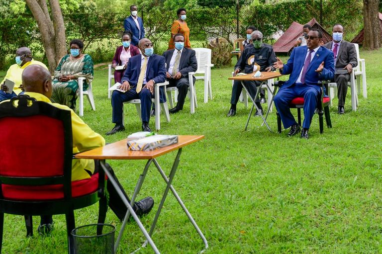 رئيس أوغندا مع وزير الخارجية الإثيوبي